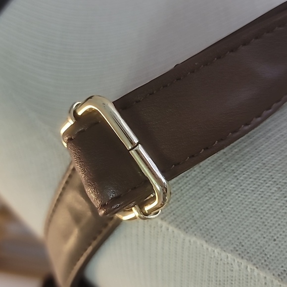 Juicy Couture heart design backpack outer pocket goldtone metal zippers - Picture 6 of 10